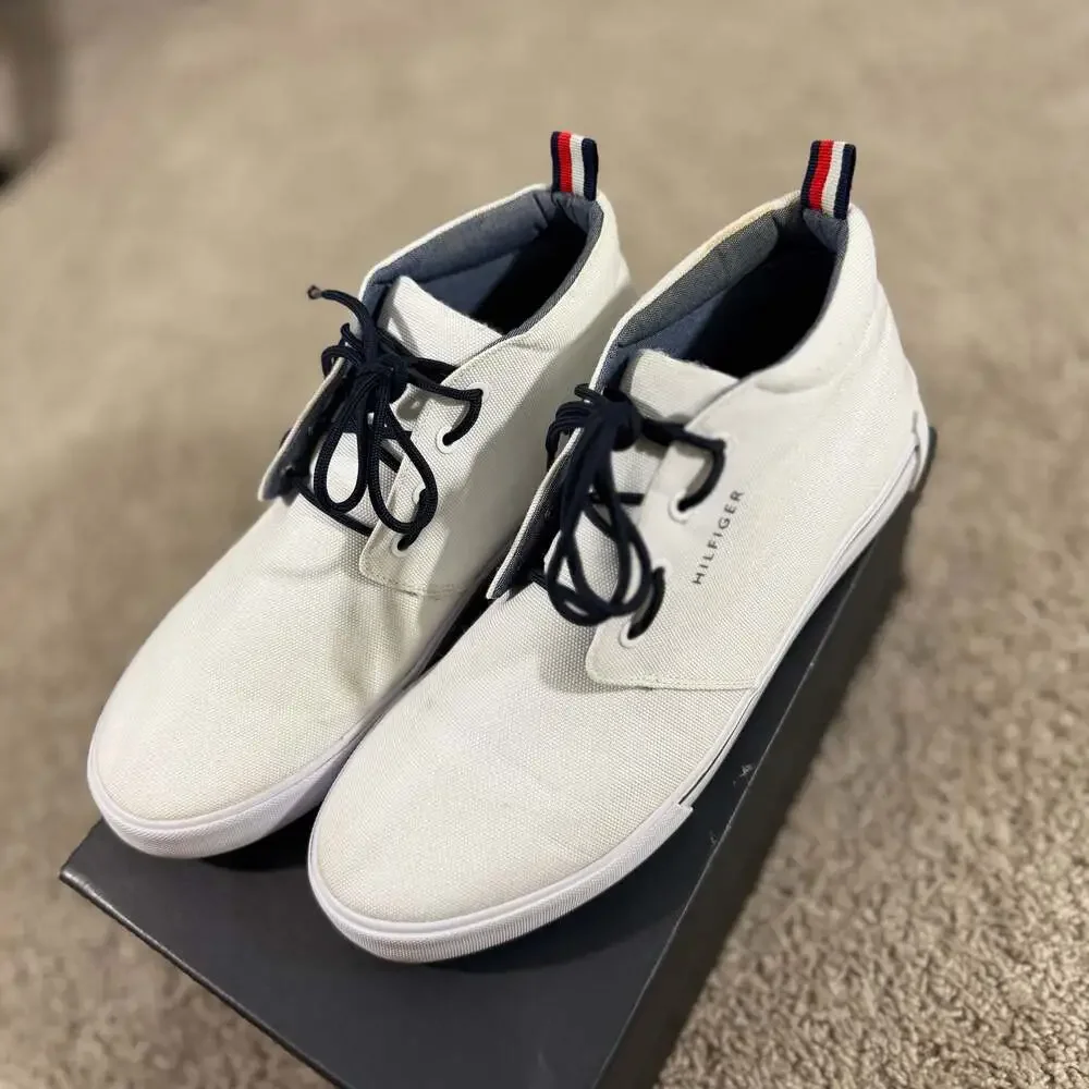 Tommy Hilfiger TRM Radio White Canvas Chukka Sneakers Mens 11 Shoes w/ Box